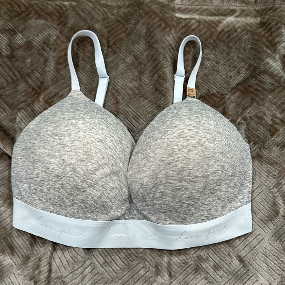 Victoria Secret Pink wear Everywhere wireless push up Grey NWT